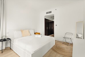 Apartemen Eksklusif, 1 Tempat Tidur King | 1 kamar tidur, seprai katun Mesir, seprai premium, dan busa memori