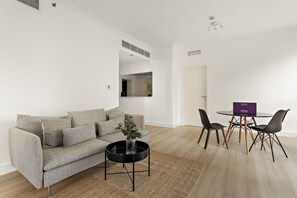 Apartemen Eksklusif, 1 Tempat Tidur King | Makan di kamar