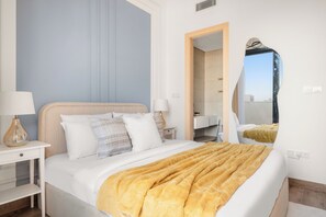 1 bedroom, Egyptian cotton sheets, premium bedding, memory-foam beds - Silkhaus Oakley Square Residence (Dubai)