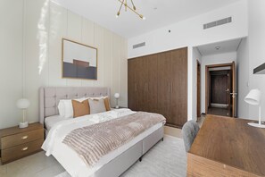2 bedrooms, Egyptian cotton sheets, premium bedding, memory-foam beds - Silkhaus Pantheon Boulevard (Dubai)