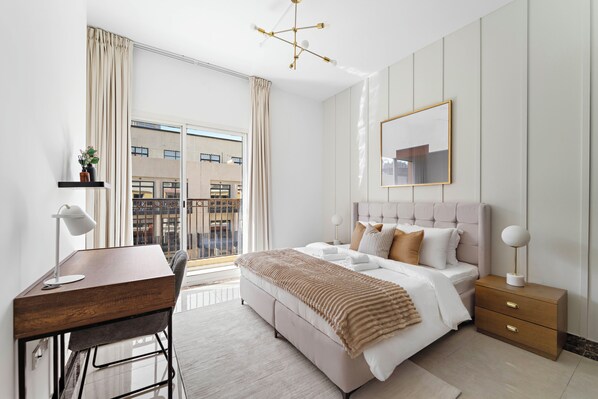 Signature Apartment, Multiple Beds | 2 bedrooms, Egyptian cotton sheets, premium bedding, memory foam beds - Silkhaus Pantheon Boulevard (Dubai)