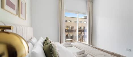 2 bedrooms, Egyptian cotton sheets, premium bedding, memory-foam beds