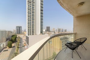 Premier Apartment, 1 King Bed | City view - Silkhaus Reef Residence (Dubai)