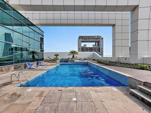 Outdoor pool - Silkhaus Reef Residence (Dubai)