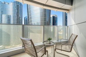 Elite Apartment | Balcony - Silkhaus Sigma Tower (Abu Dhabi)