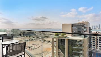 Exclusief appartement, 1 kingsize bed | Uitzicht vanaf balkon