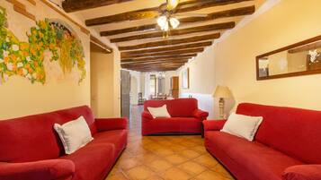 Tv och ett bordtennisbord