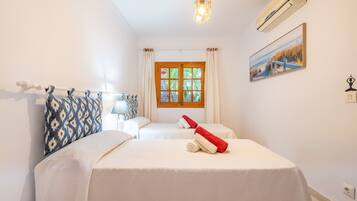 3 dormitorios, tabla de planchar con plancha, wifi gratis y ropa de cama