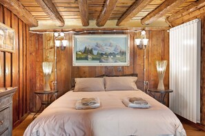 2 bedrooms, iron/ironing board, free WiFi, bed sheets - Apartment 'La Taverna Dei Due Gufi' with Mountain View, Balcony and Wi-Fi (Saint-Rhemy-En-Bosses)