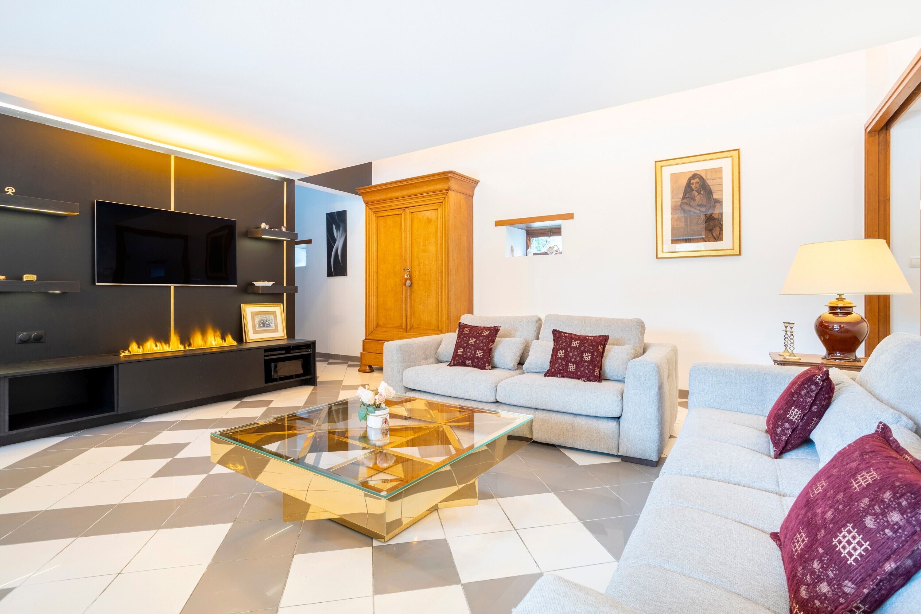 TV, DVD player, ping pong