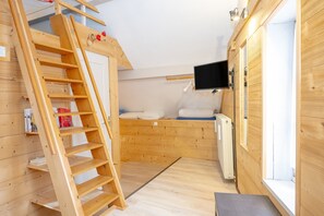 1 bedroom, free WiFi, bed sheets - Apartment 'Koch' with Private Terrace and Wi-Fi (Saint-Pierre-de-Chartreuse)