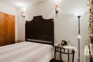 1 bedroom, free WiFi, bed sheets - Room 'Duplo - 3' with Shared Terrace and Wi-Fi (Pitões das Junias)