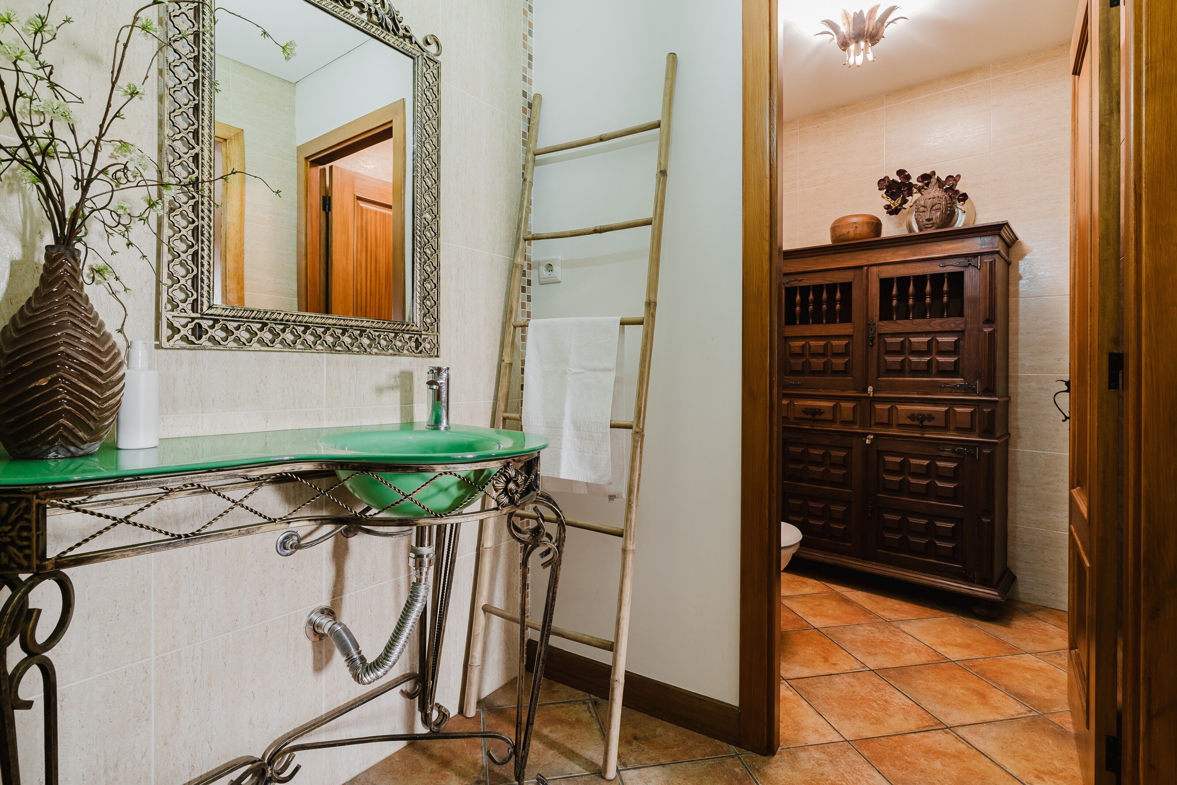 Dutxa, assecador de cabells i tovalloles 