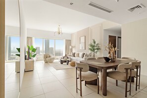 Luxury-Apartment | Essbereich im Zimmer