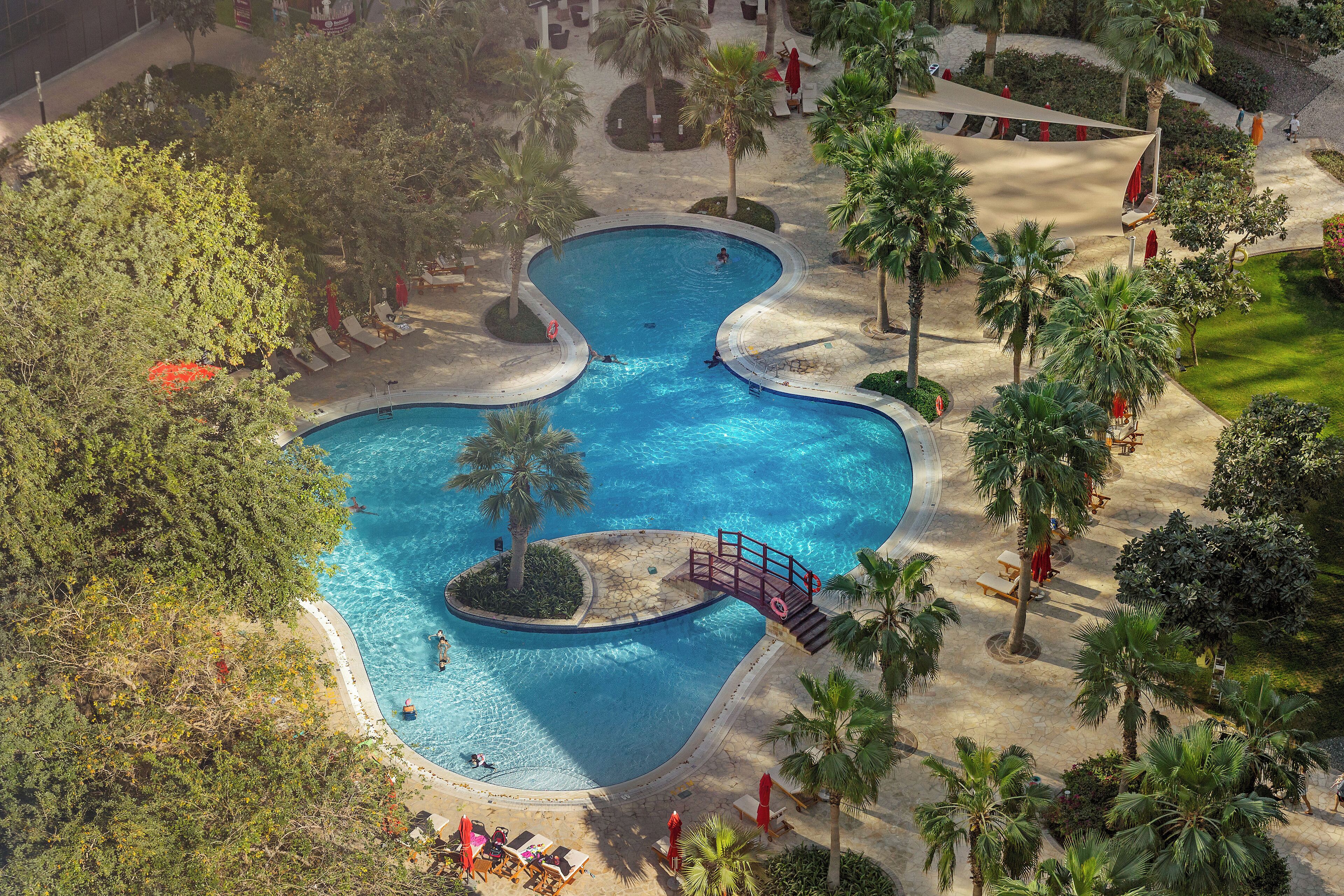 حمّام سباحة خارجي