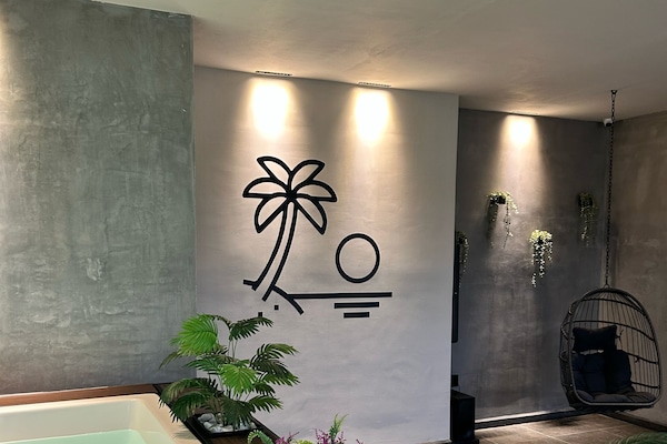 Kolam renang tertutup