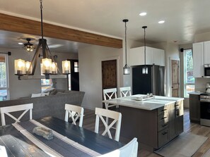 Dining - Charming 3-bedroom house with WiFi, AC in lovely Darby Montana. (Darby)