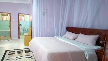 3 chambres, fer et planche Ă repasser, Wi-Fi, draps fournis