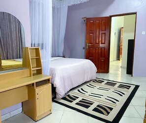 3 soverom, strykejern/-brett, wi-fi og sengetøy