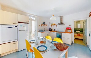 Kühlschrank, Ofen, Herdplatte, Geschirrspüler