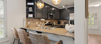 Pool View! Dog-friendly | Easy Walk to Beach, Restaurants, Village, and Pier.