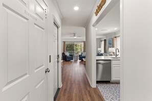 Interior - New Listing!! Dog Friendly, Steps away from the beach, Restaurants, Village, and Pier. (Saint Simons Island)