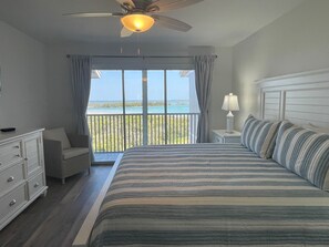 2 bedrooms, iron/ironing board, Internet, bed sheets - Boca Grande North 46, Bay & Marina Front - Sleeps 4 (Placida)