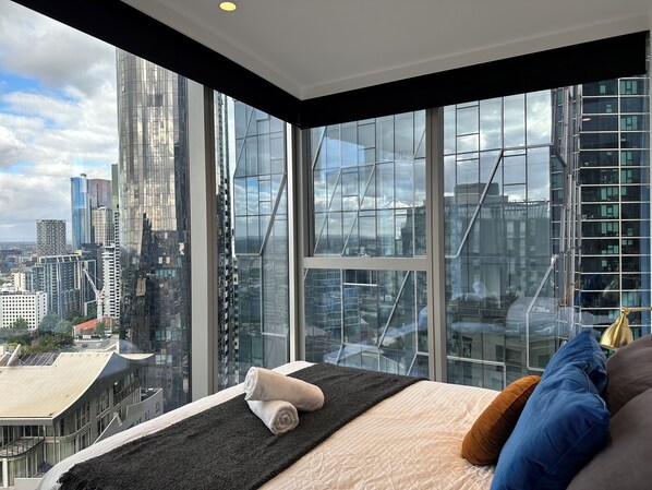 2 bedrooms, iron/ironing board, WiFi