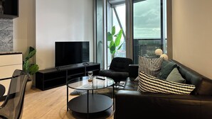 TV - Southern Cross Luxe Retreat (Melbourne)