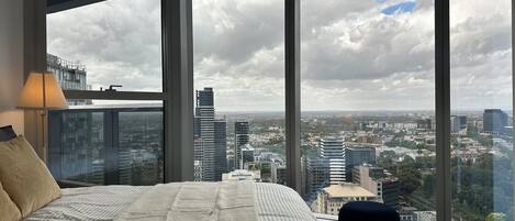 2 bedrooms, iron/ironing board, WiFi