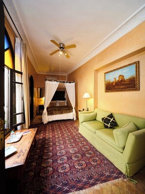 4 عدّة غرف نوم وخزنة داخل الغرفة ومكواة/لوح كي وواي فاي مجانًا