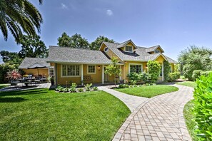 Exterior - Sonoma Sunshine, by Vinifera Homes (Sonoma)