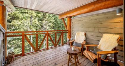 NEW LISTING | Recently Updated | Ski-In/Out | Hot Tub | Garage | Managed by Aloha Whistler