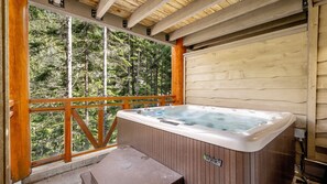 Indoor spa tub
