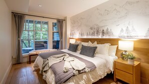 4 bedrooms, iron/ironing board, WiFi, bed sheets - NEW LISTING | Recently Updated | Ski-In/Out | Hot Tub | Garage | Managed by Aloha Whistler (Whistler)