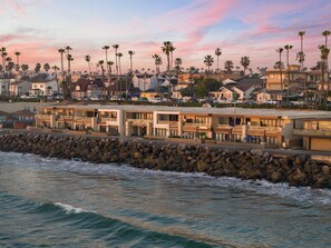 Exterior - The Penthouse Oceanfront (Oceanside)