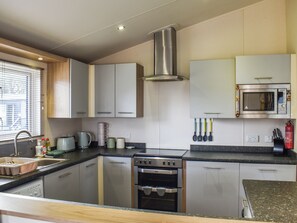 Dishwasher - Stunning Cliff Top Cottage - UK48809 (Lowestoft)
