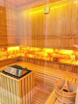 Couples treatment room(s), sauna, hot stone massages - Doi Ngoai Bien Phong SPA Hotel (Buon Ma Thuot)