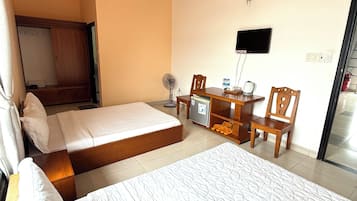 Phòng 3 Superior | Nệm cao su hoạt tính (memory foam), minibar, bàn