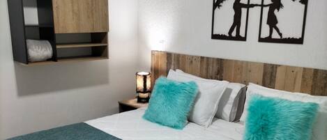 9 soveværelser, strygejern/strygebræt, Wi-Fi, sengetøj