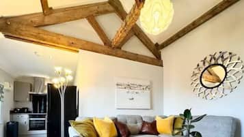 Classic Apartment, City View | Laptop workspace, free WiFi