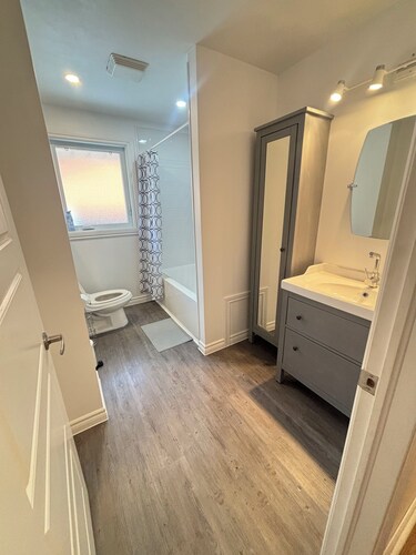 Apartment with a Balcony. Free Parking.