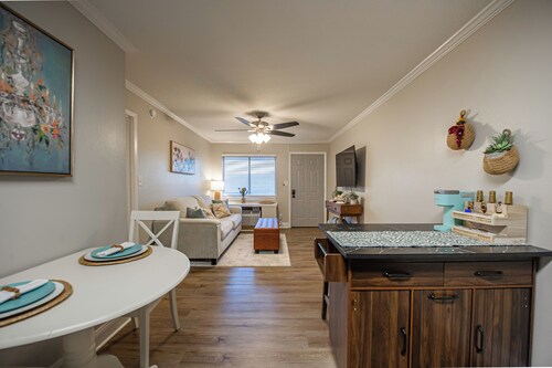 Tallahassee Gem-Next to Doak and CollegeTown-Ideal for FSU weekend.3 minute walk