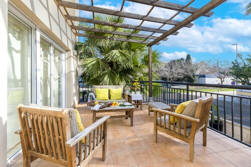 COLL GROC - Nice villa with shared swimming pool in Grau i Platja