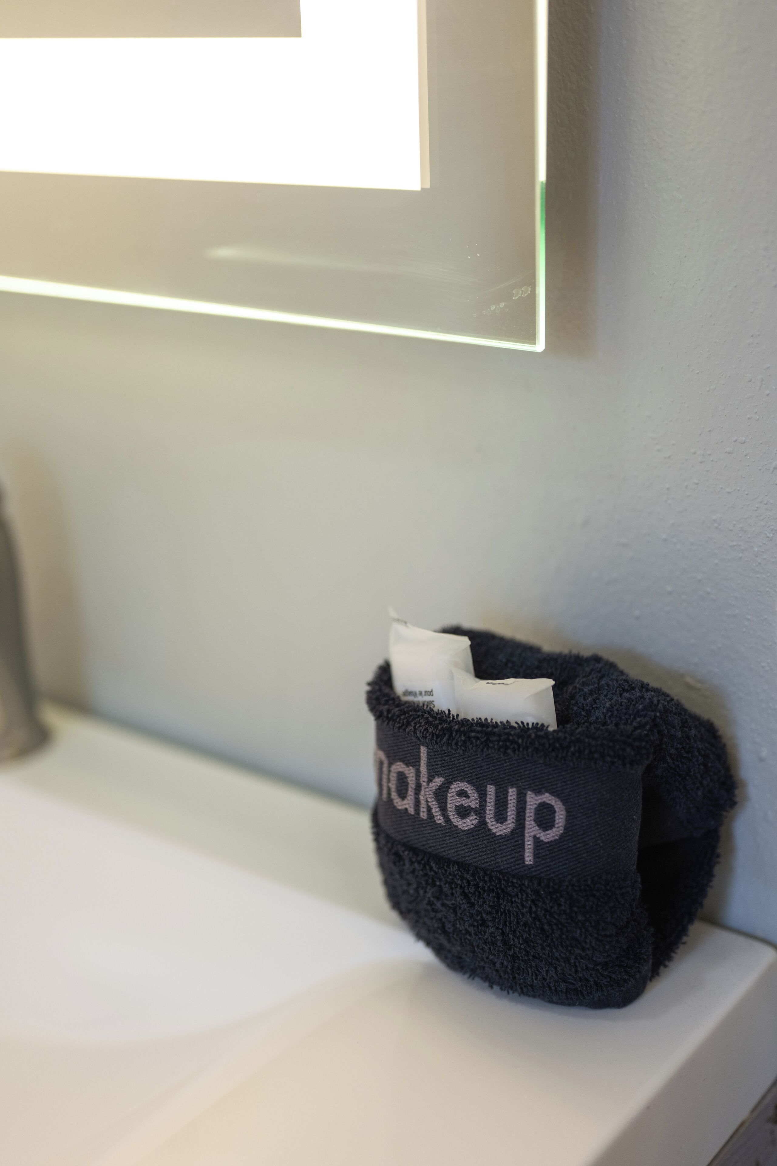 Bathroom amenities
