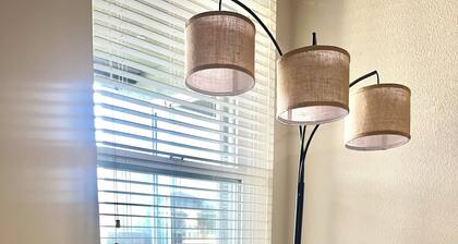 Chic 2-bedroom apartment with WiFi, AC in marvelous San Bruno 5 min from SFO