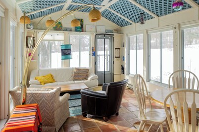 Pet Friendly Oasis on 5 Private Acres, 10 min to Tanglewood