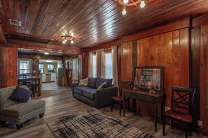 Smart TV - Remote Work? Relax Here for the Season – Ask About Monthly Rates! (Alligator Point)