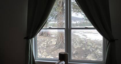 Tranquil 2-bedroom Mountain Escape