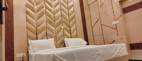 Superior Double Room | Soundproofing, iron/ironing board, free WiFi